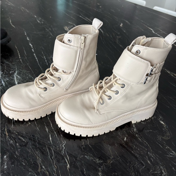 Zara Light Beige Chunky Combat Style Zipper Up Ankles Boots Size 35 Girls - Picture 5 of 6